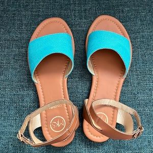 Size 9, teal, flat, sandals